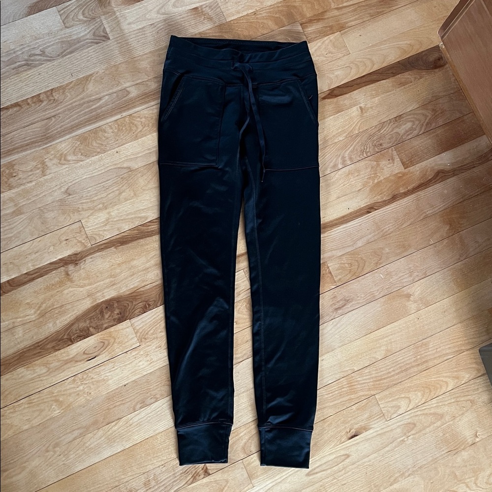 Aerie Black lightly fleece lined leggings / stretch joggers